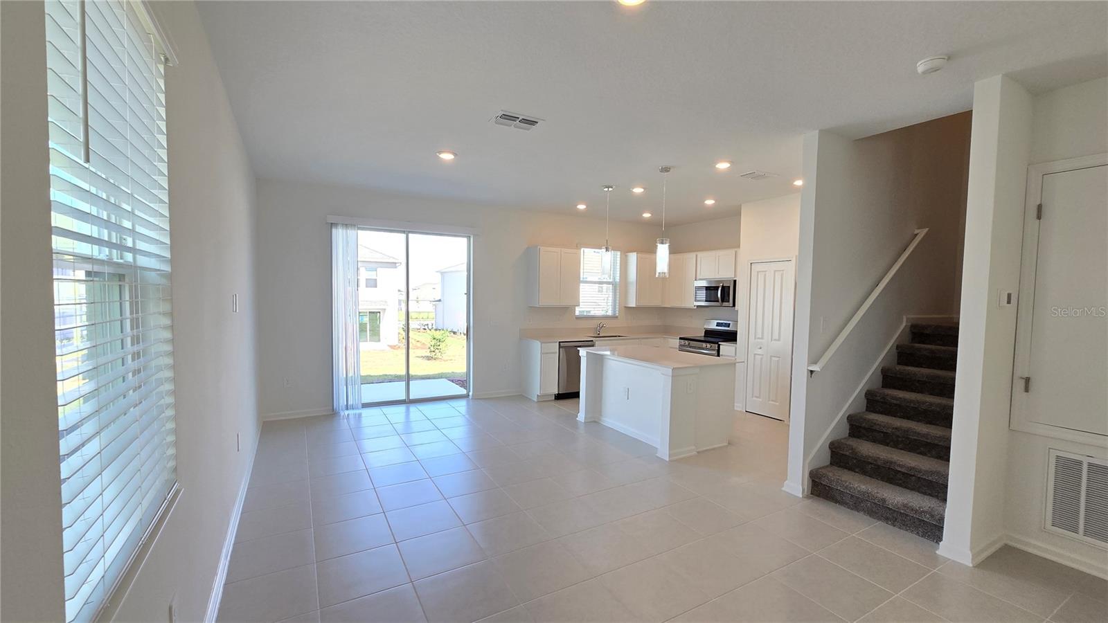 Image 8 of 82 For 2664 Armstrong Avenue