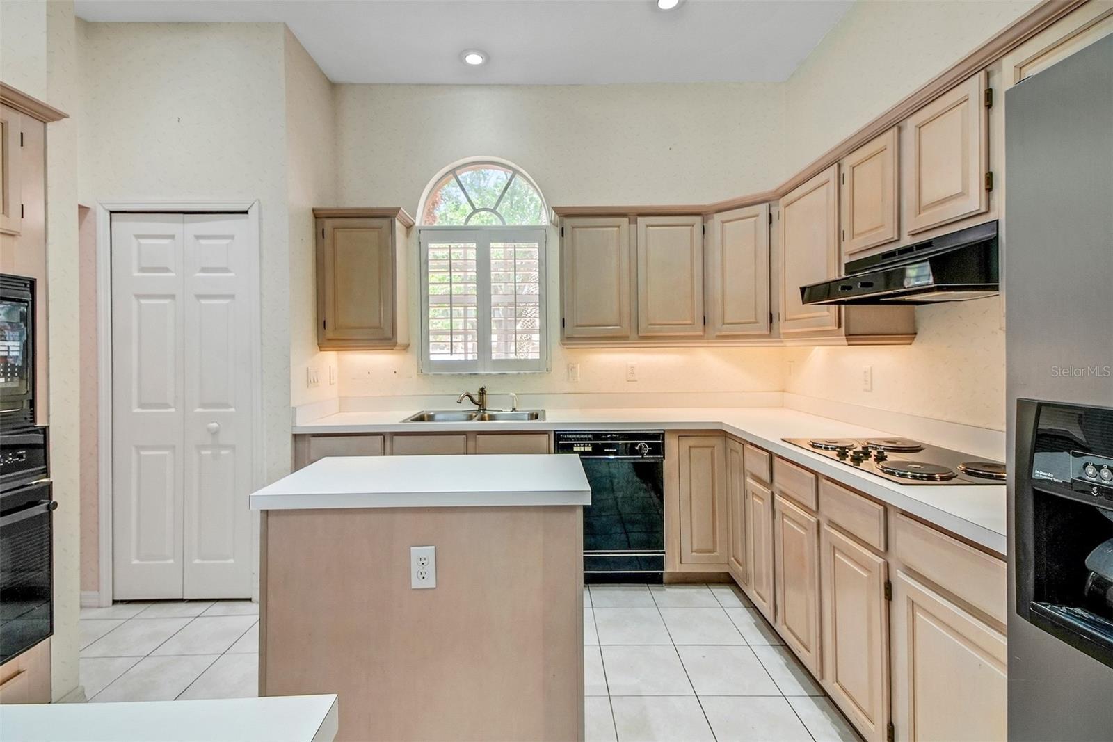 Image 36 of 51 For 3862 Golden Meadow Court