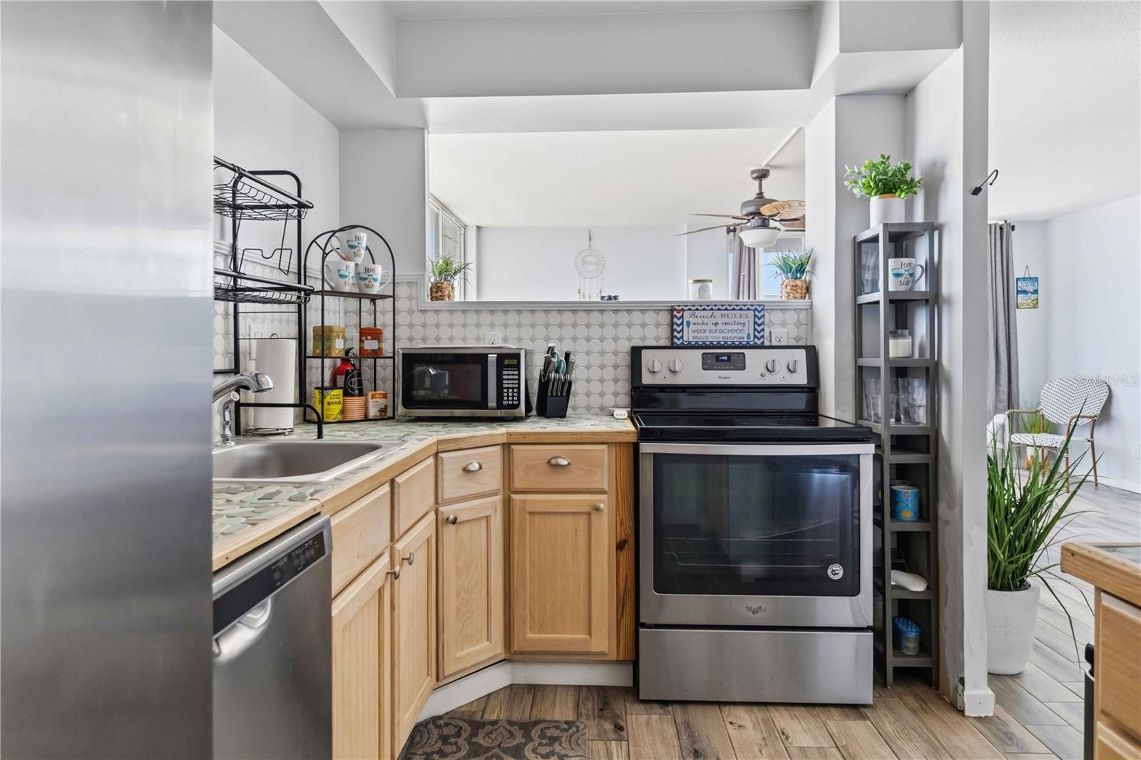 Image 9 of 27 For 2800 Atlantic Avenue 1216