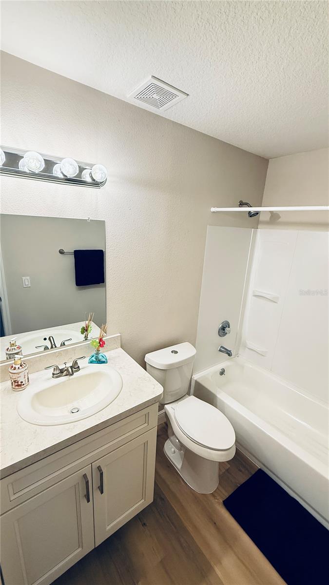 Image 15 of 27 For 3651 Goldenrod Road E106