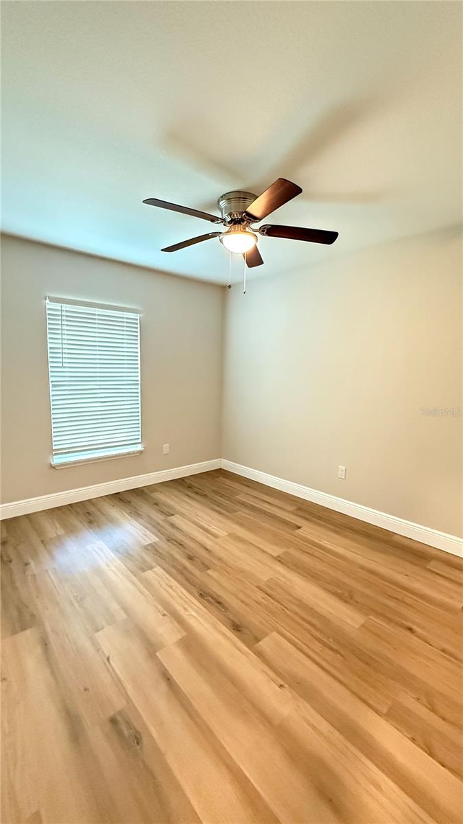 Image 16 of 27 For 3651 Goldenrod Road E106