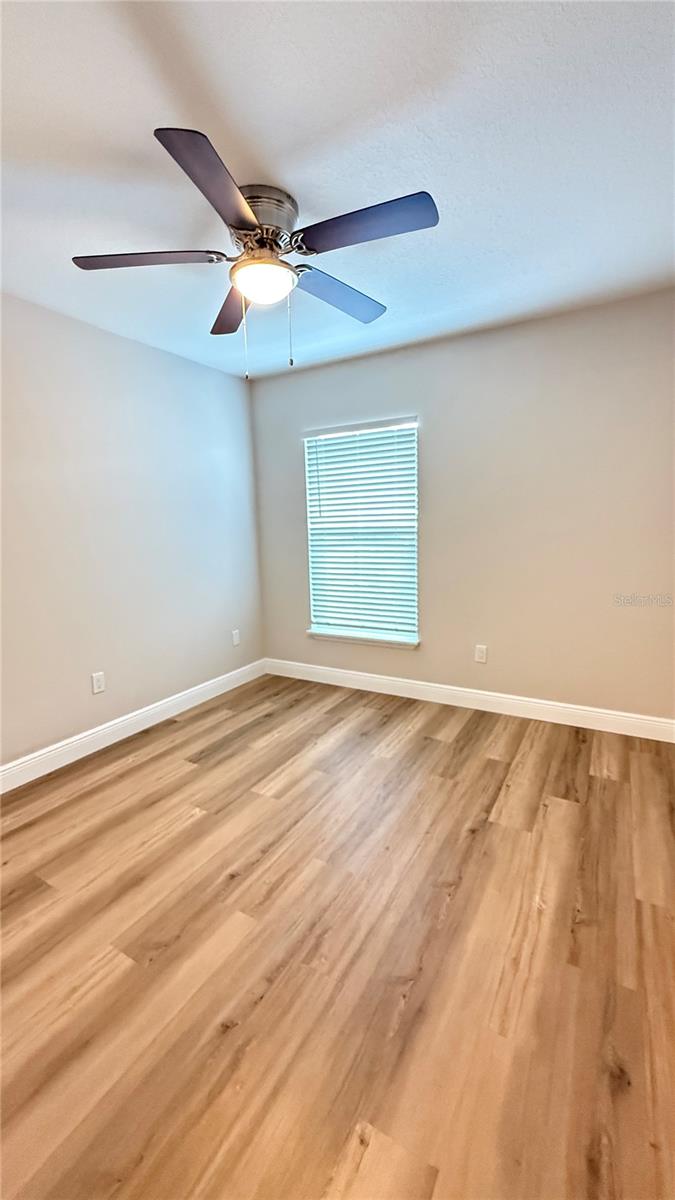 Image 17 of 27 For 3651 Goldenrod Road E106