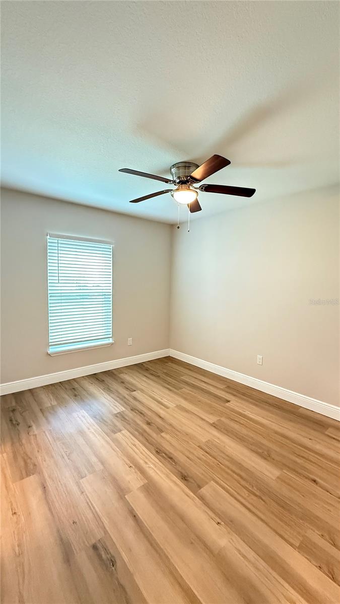 Image 18 of 27 For 3651 Goldenrod Road E106