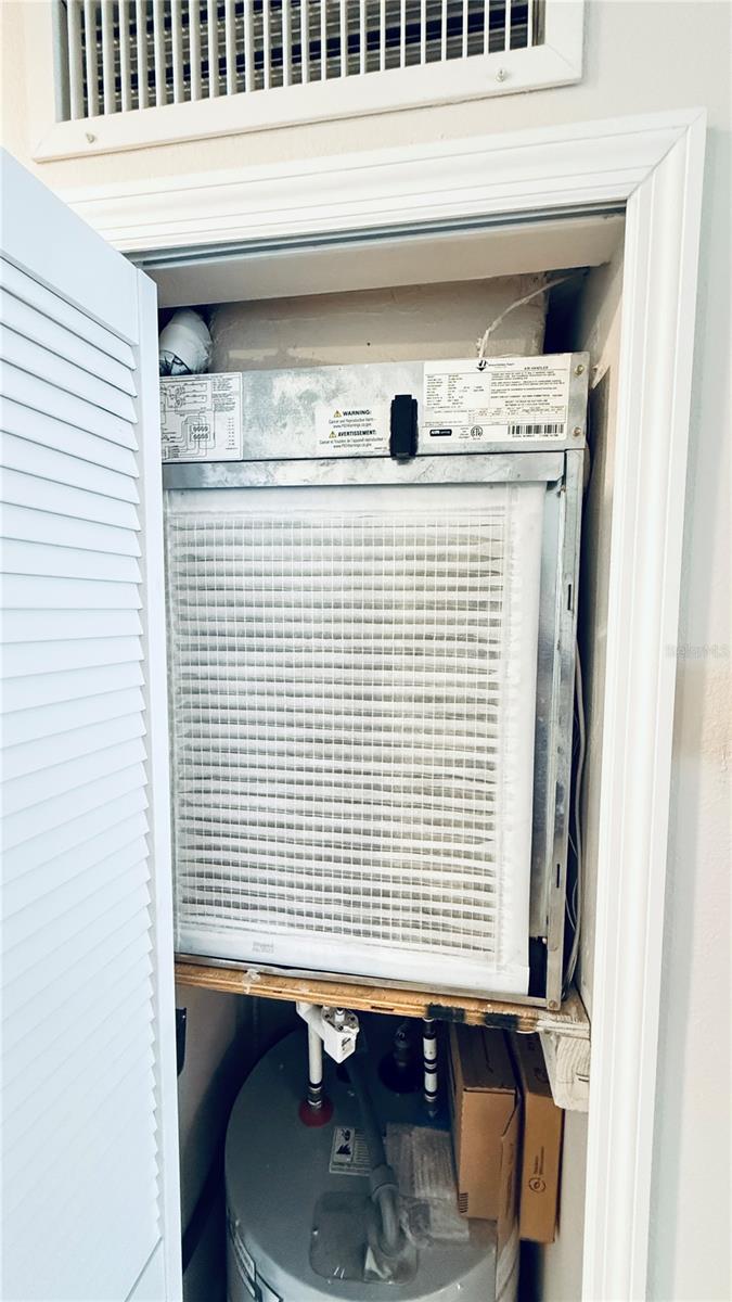 Image 21 of 27 For 3651 Goldenrod Road E106