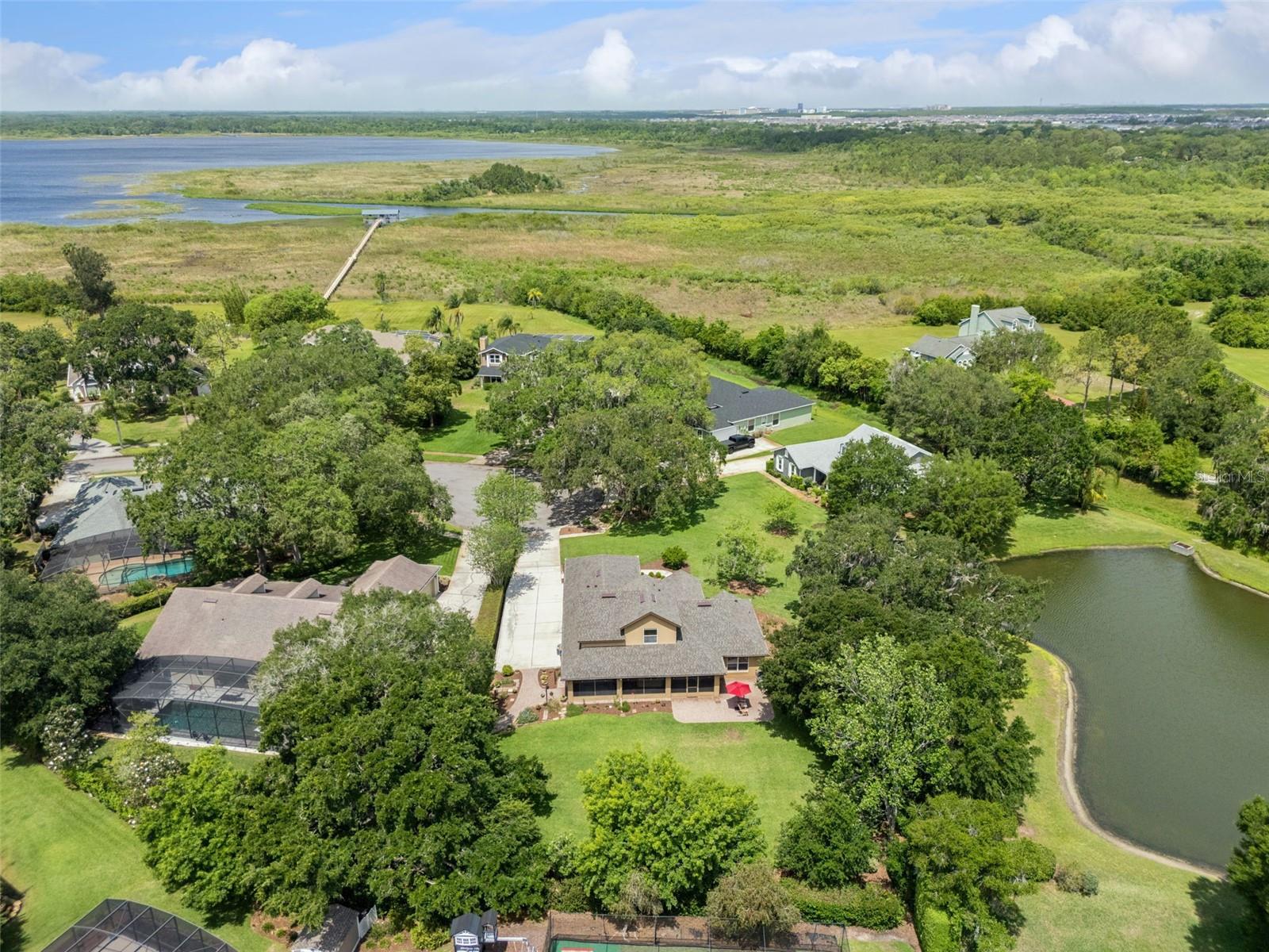 Listing photo id 10 for 5203 Hammock Pointe Court