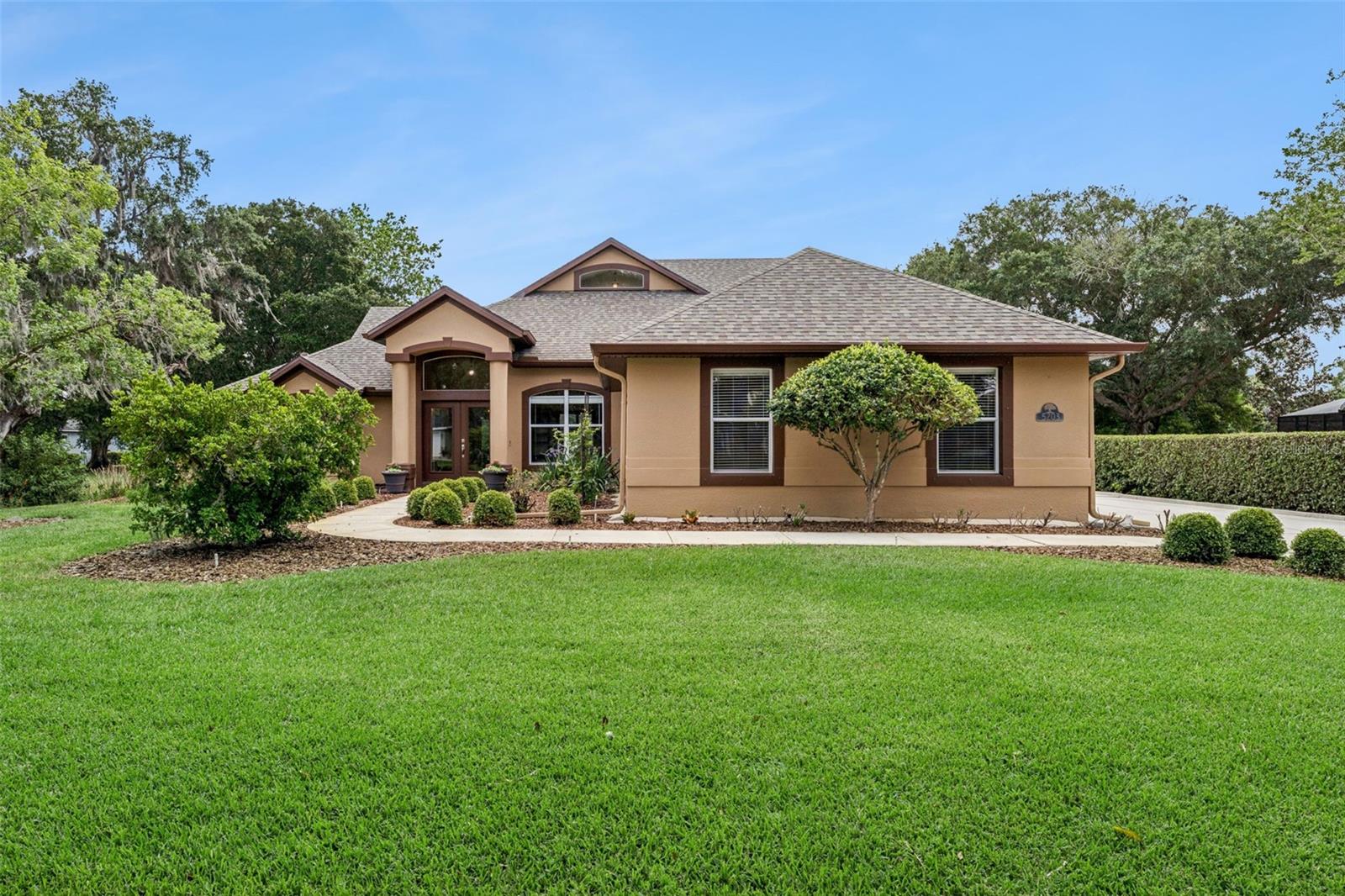 Listing photo id 13 for 5203 Hammock Pointe Court