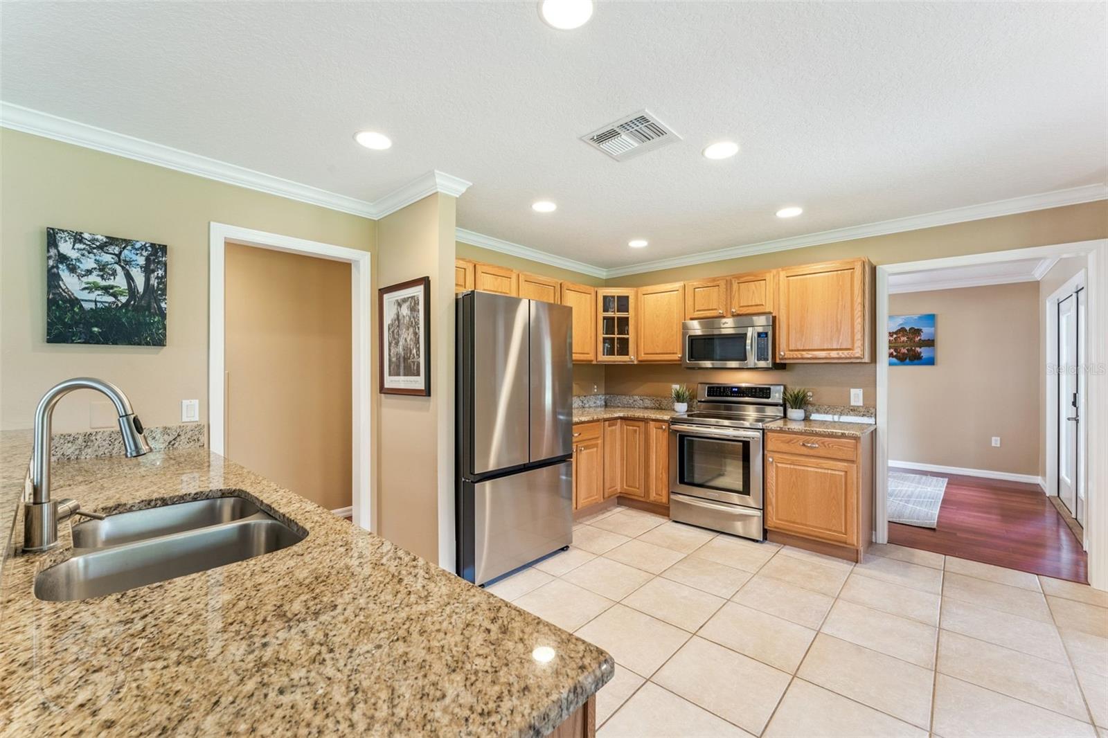 Listing photo id 22 for 5203 Hammock Pointe Court