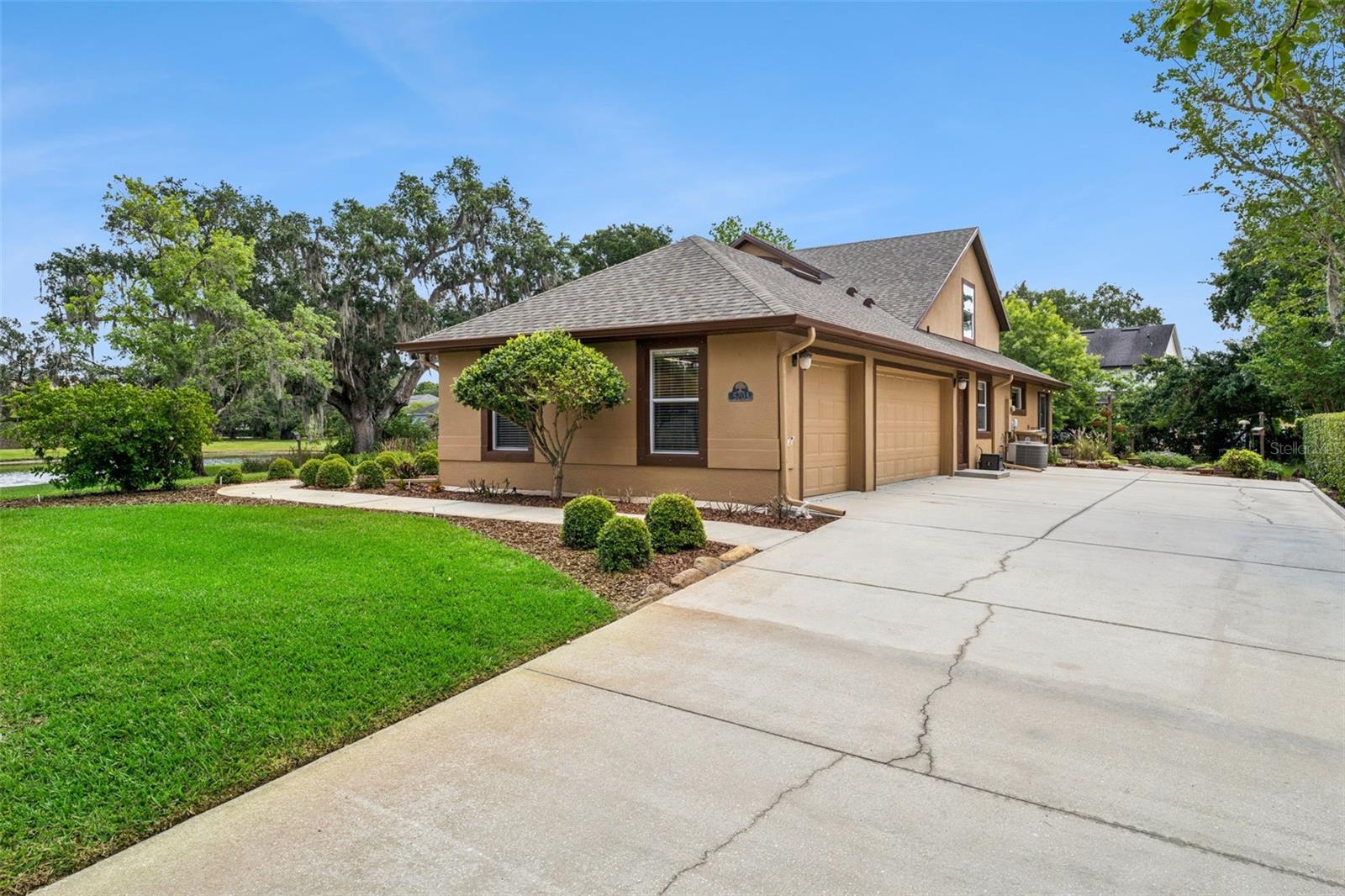 Listing photo id 40 for 5203 Hammock Pointe Court