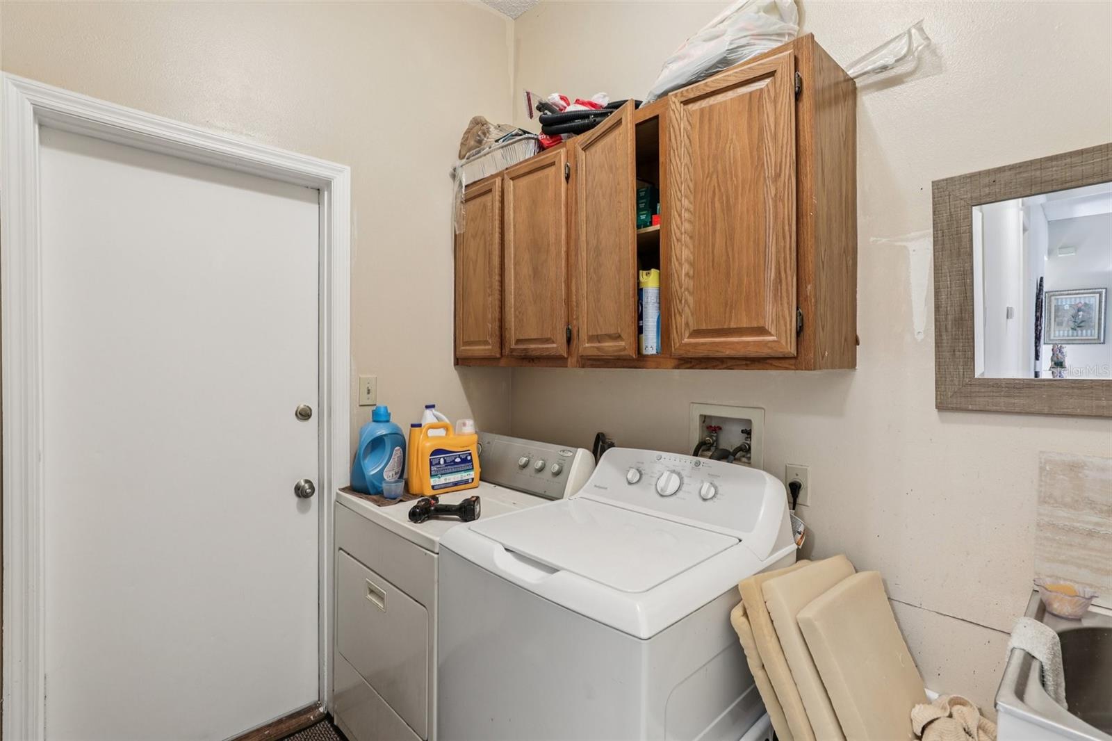 Image 18 of 40 For 3521 Molona Drive