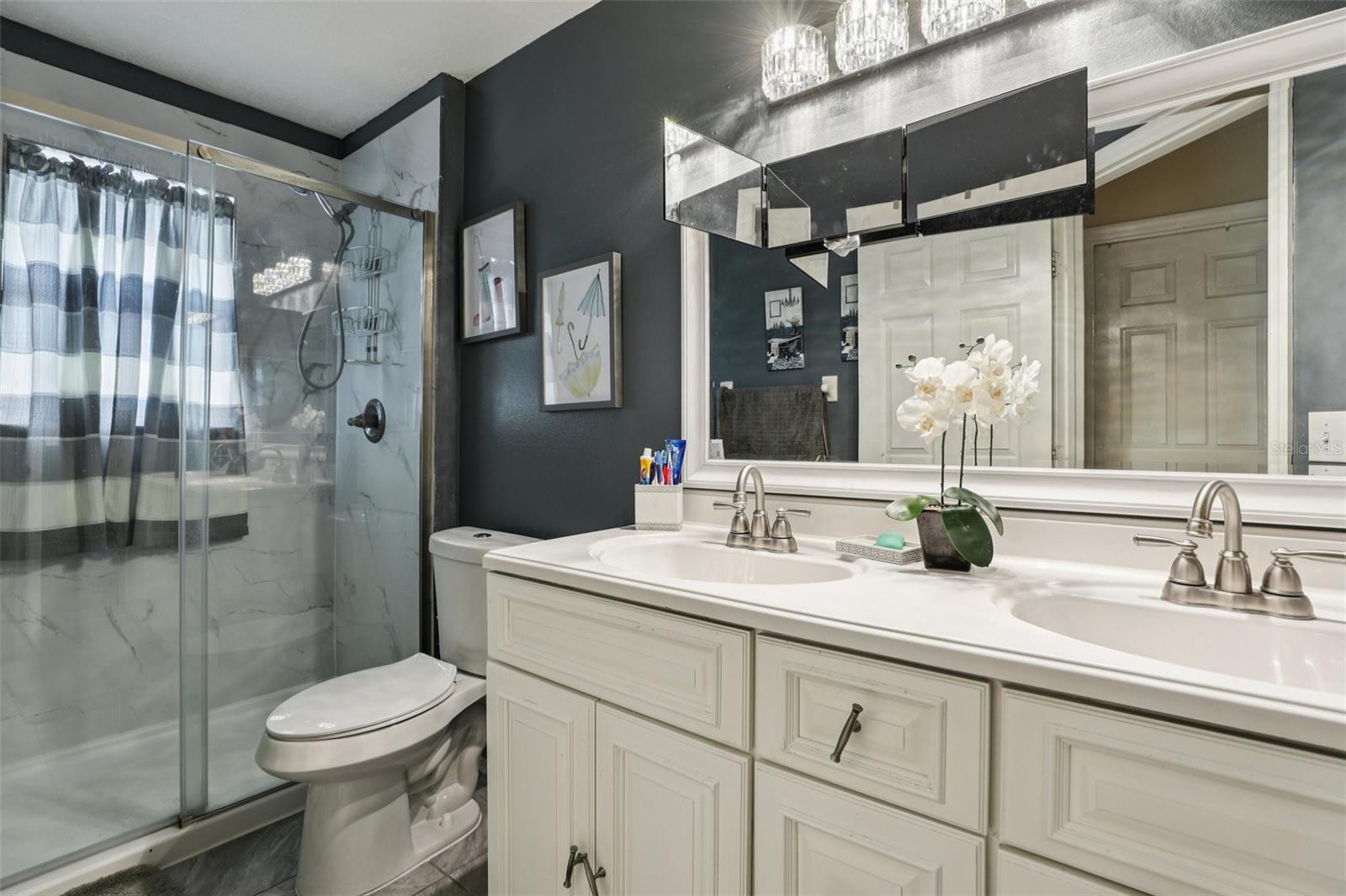 Image 25 of 40 For 3521 Molona Drive