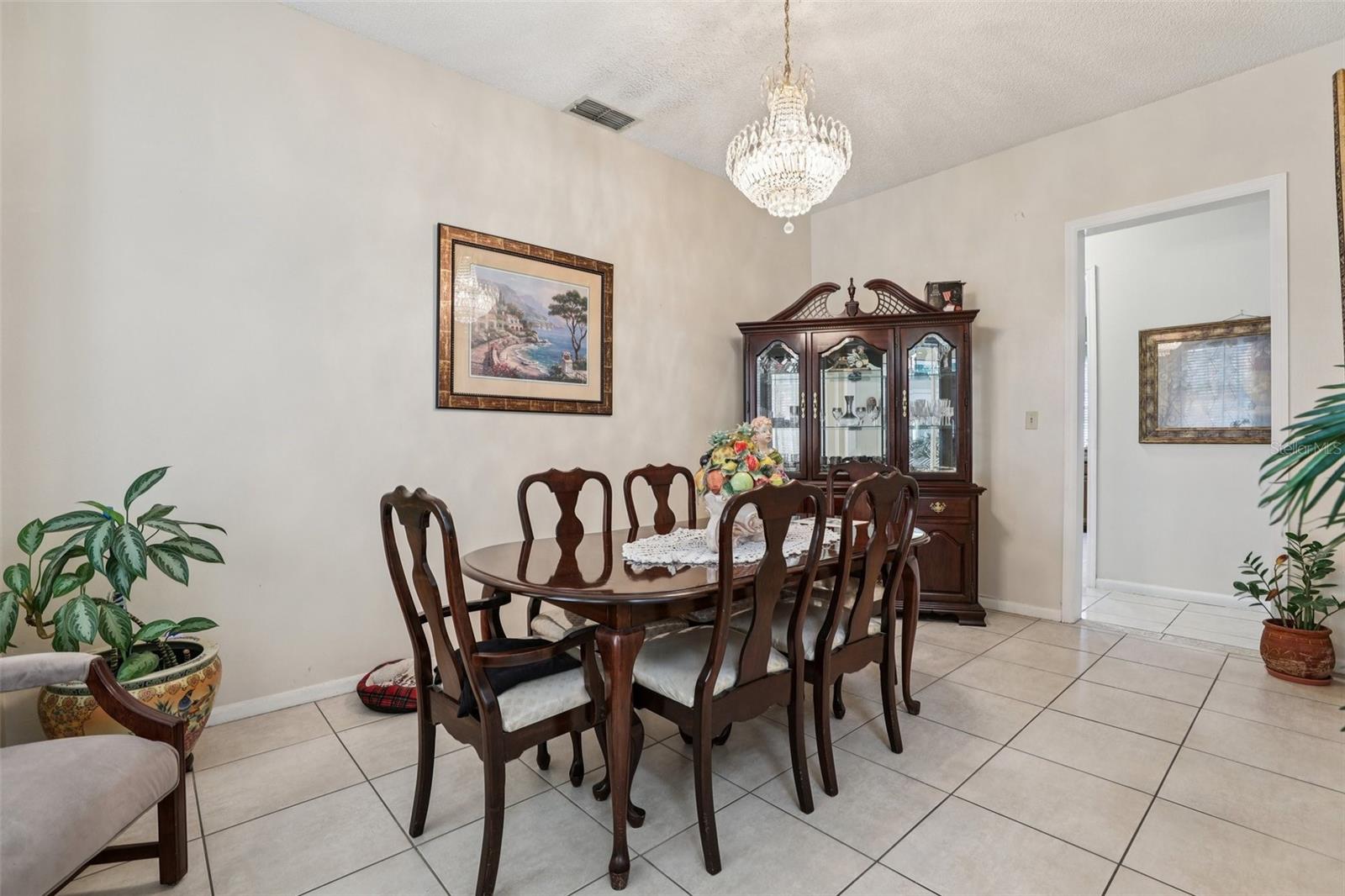 Image 7 of 40 For 3521 Molona Drive