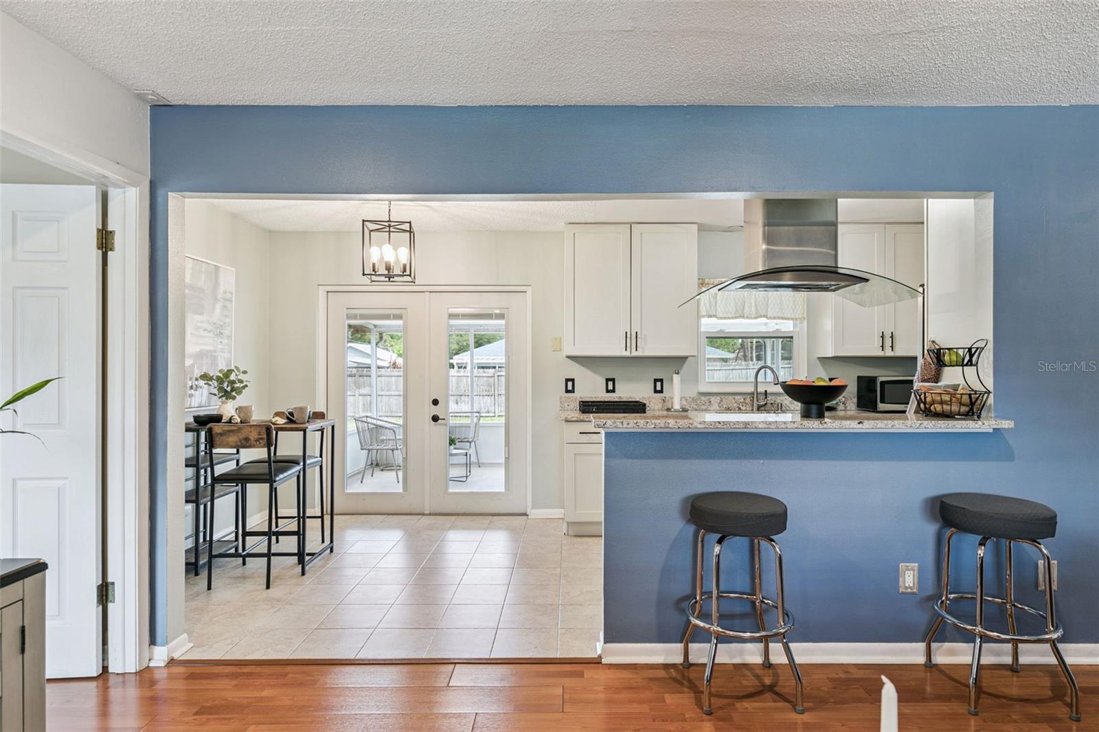 Image 12 of 43 For 102 Silver Cluster Court