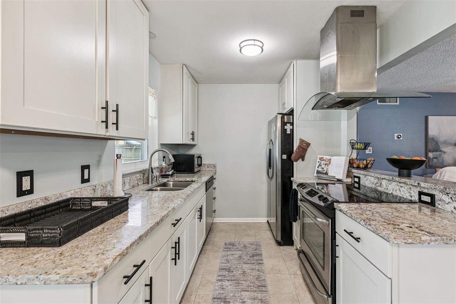 Image 17 of 43 For 102 Silver Cluster Court