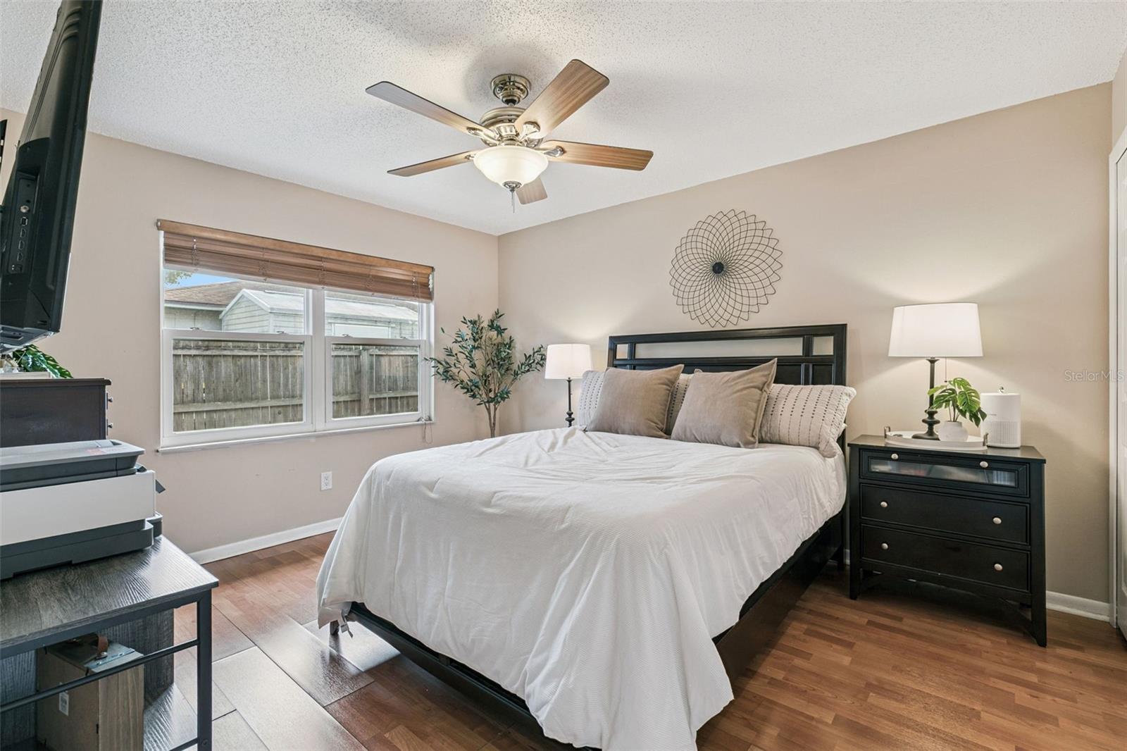 Image 26 of 43 For 102 Silver Cluster Court