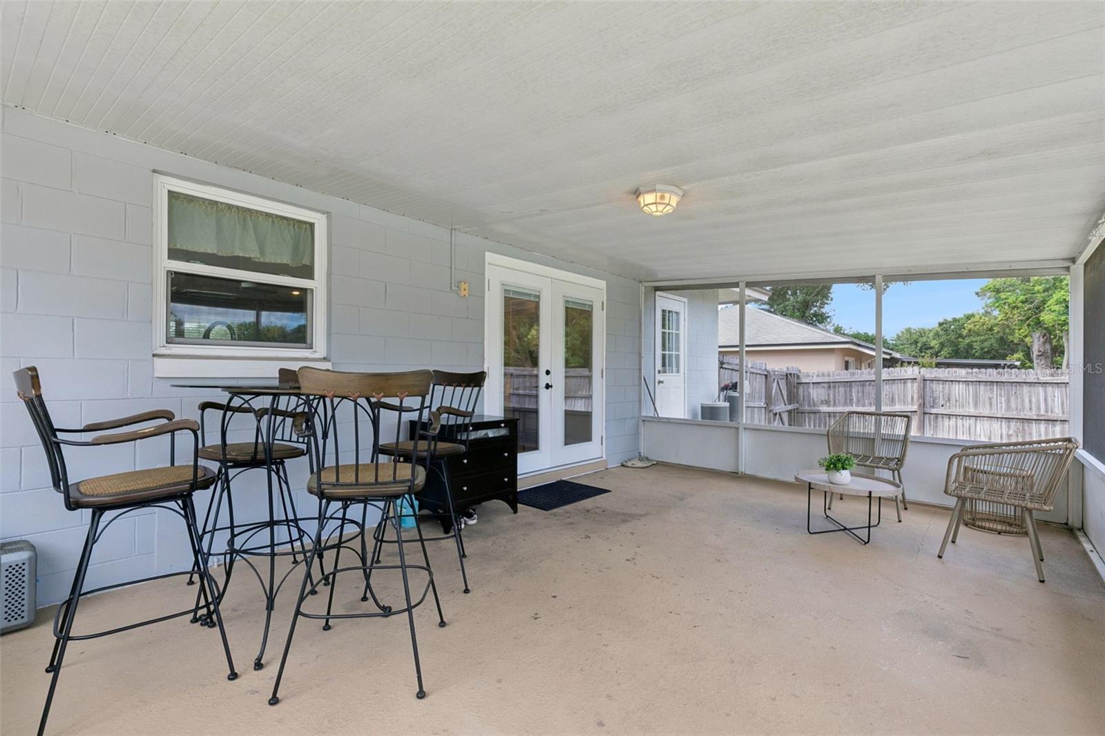 Image 31 of 43 For 102 Silver Cluster Court