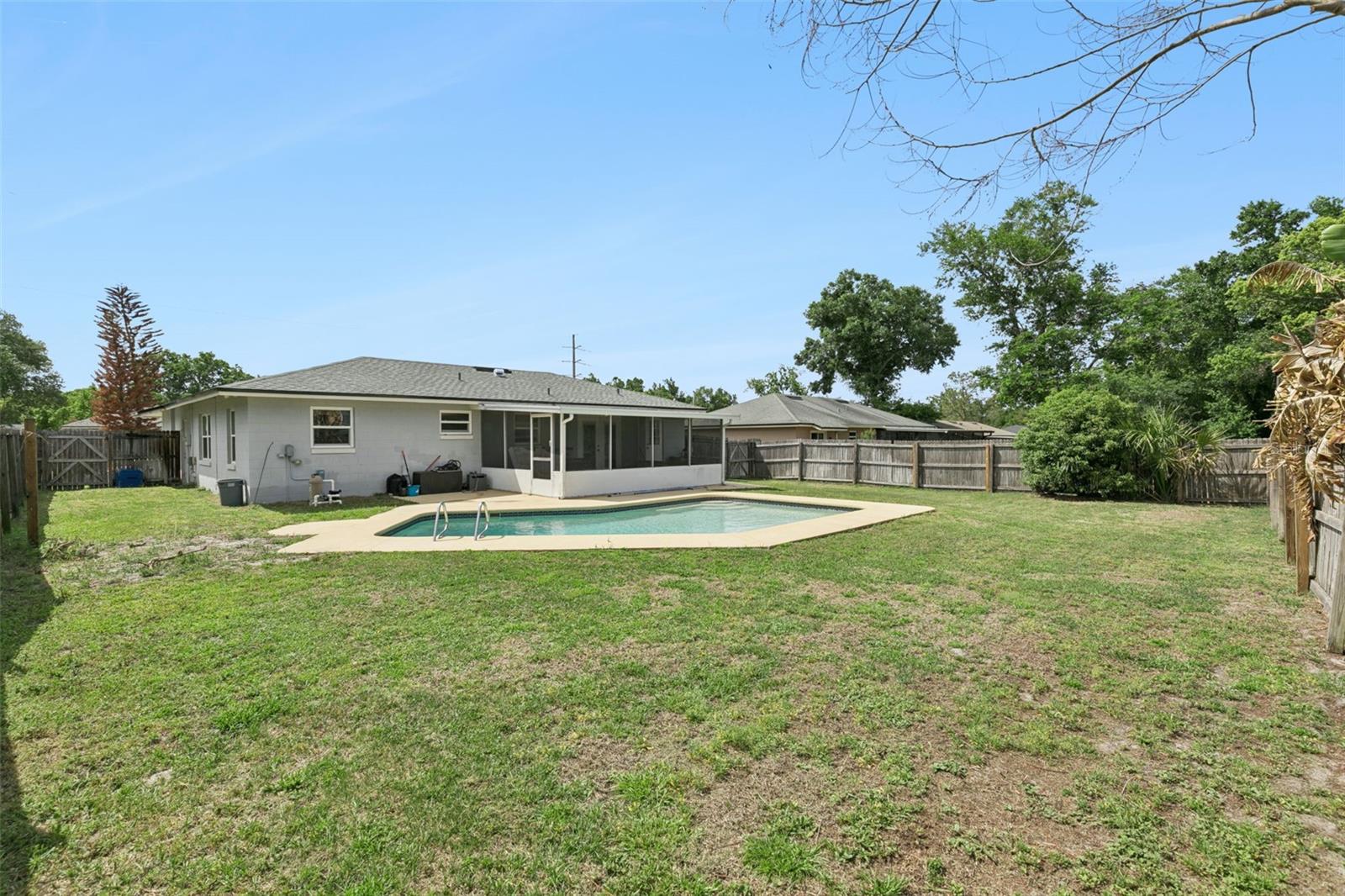 Image 37 of 43 For 102 Silver Cluster Court