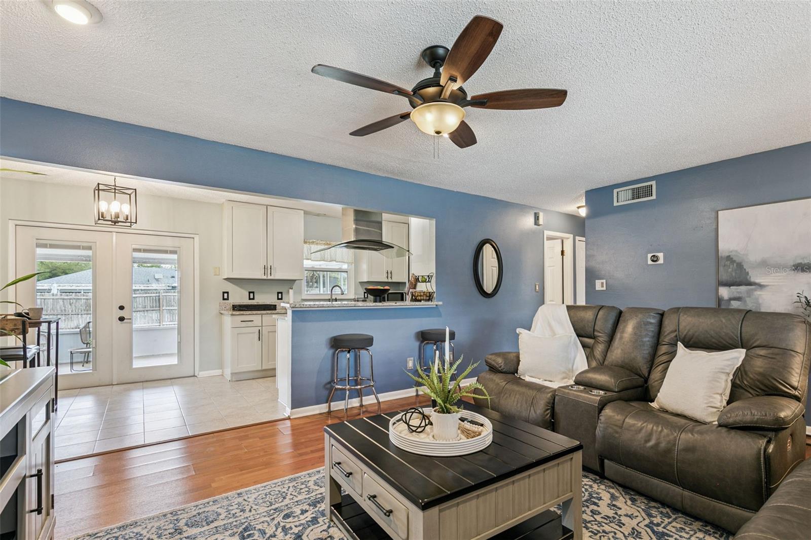 Image 6 of 43 For 102 Silver Cluster Court