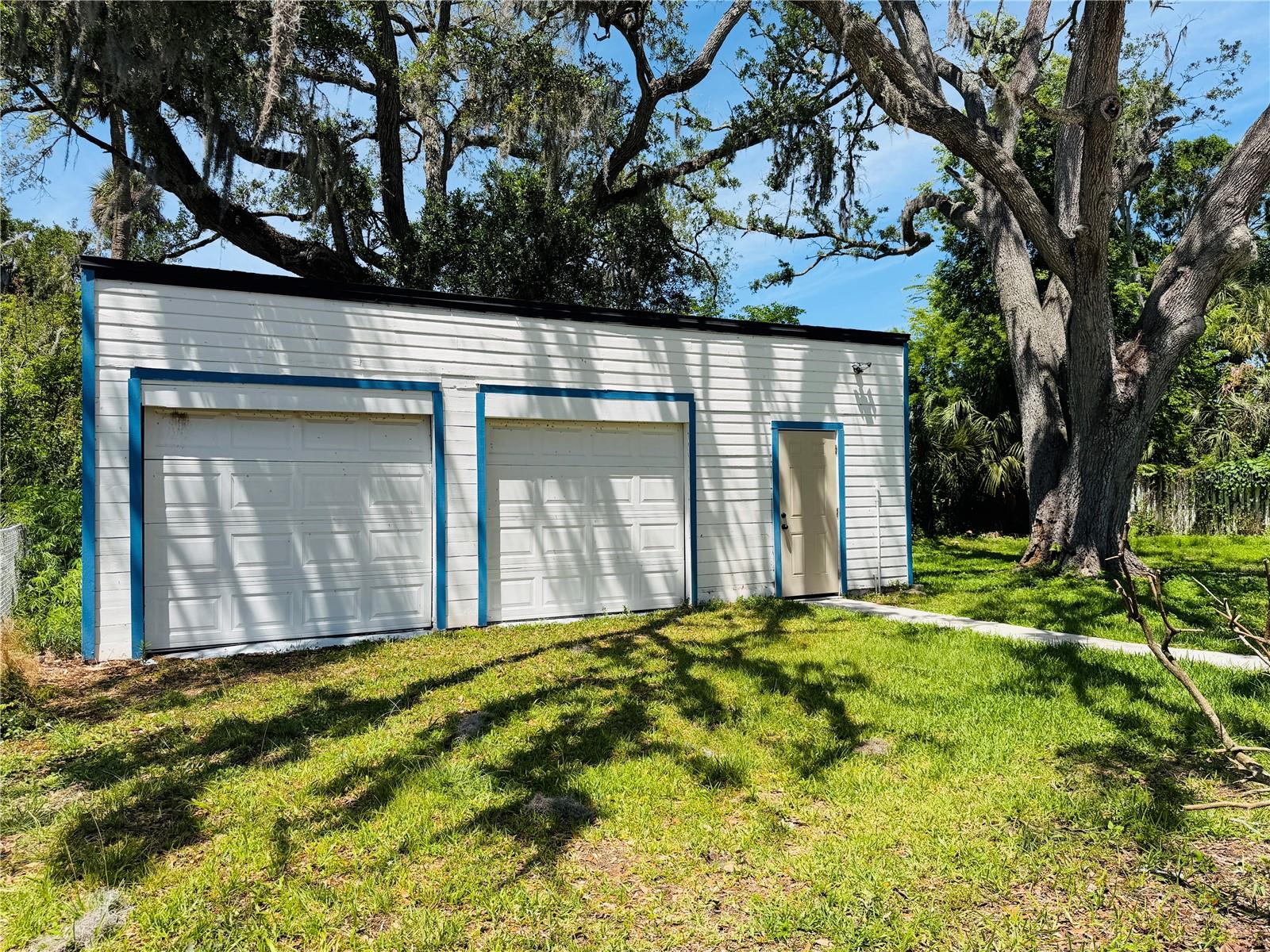 Image 16 of 16 For 110 Palm Place