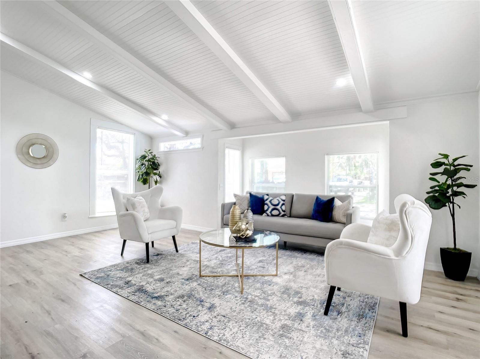 Image 2 of 16 For 110 Palm Place