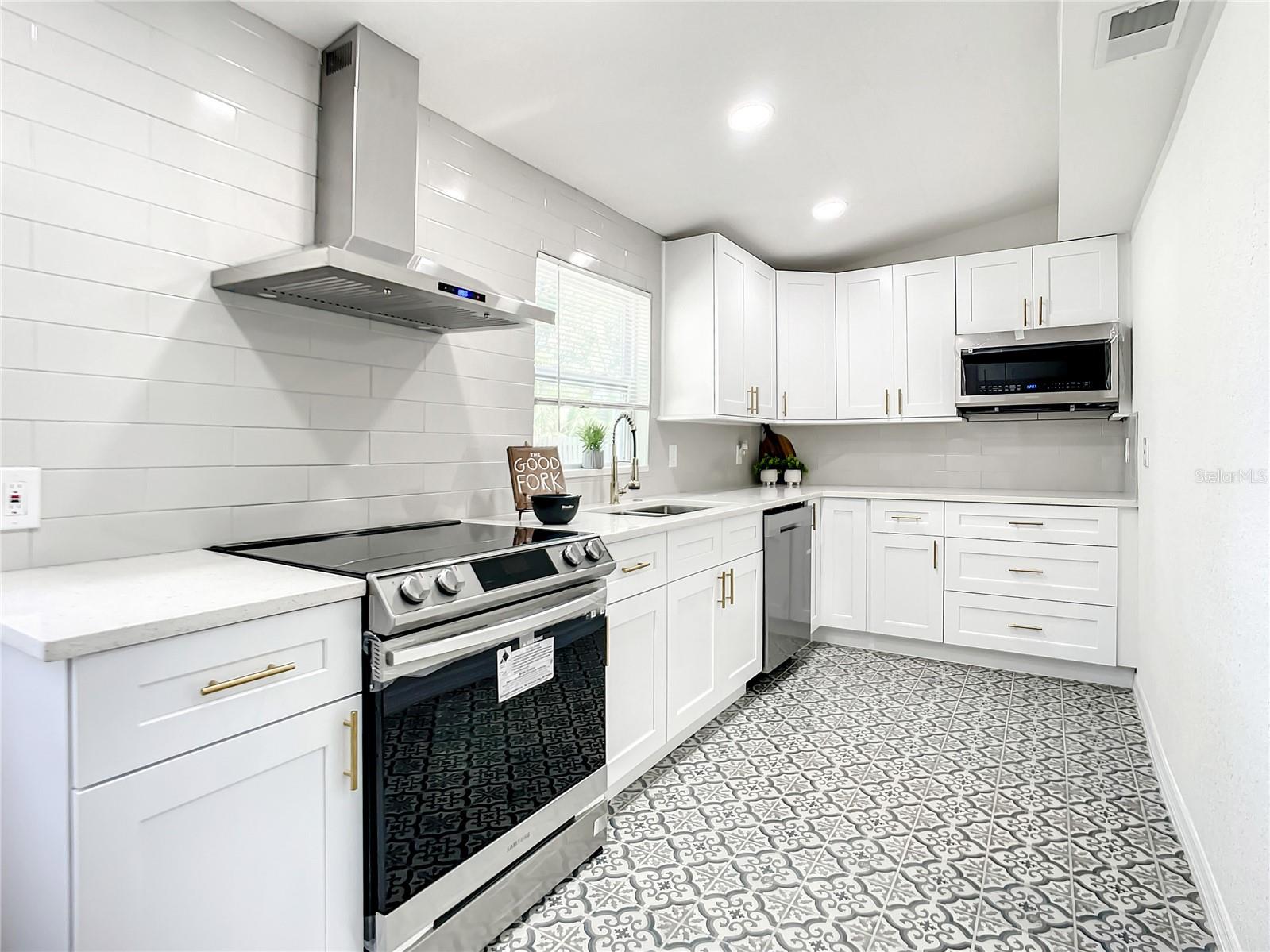 Image 6 of 16 For 110 Palm Place