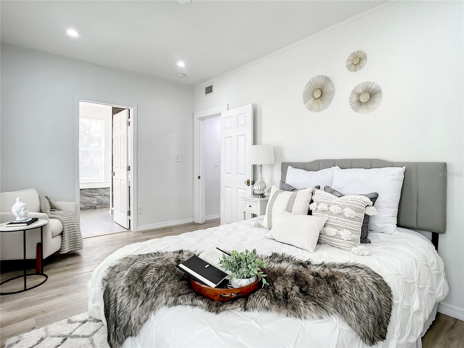 Image 9 of 16 For 110 Palm Place