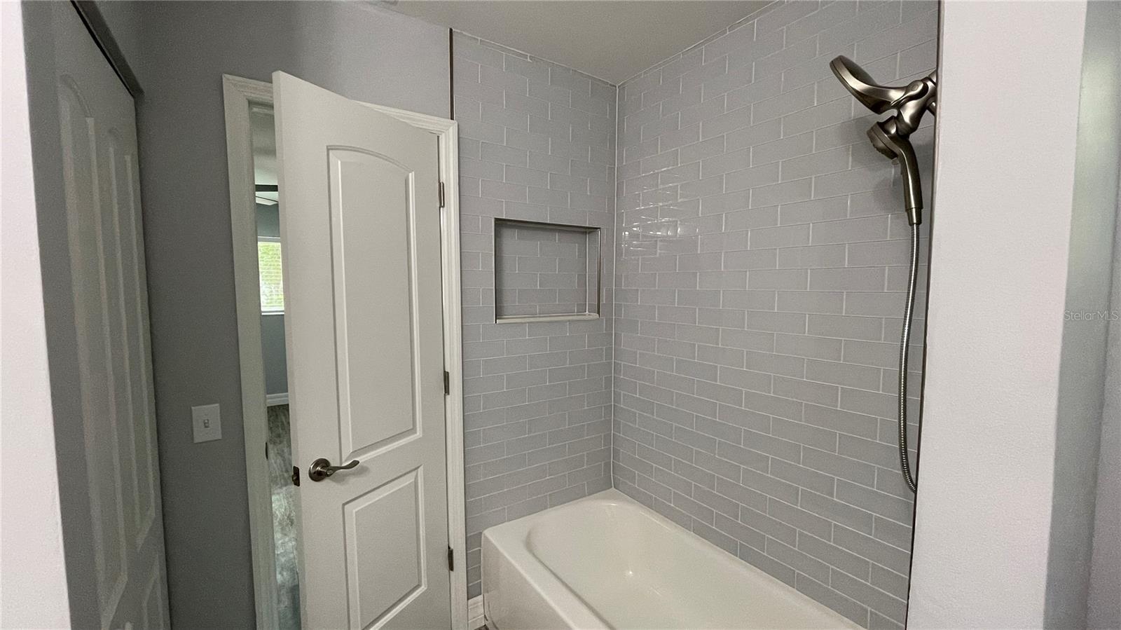 Image 17 of 21 For 5120 24th Avenue S 5120