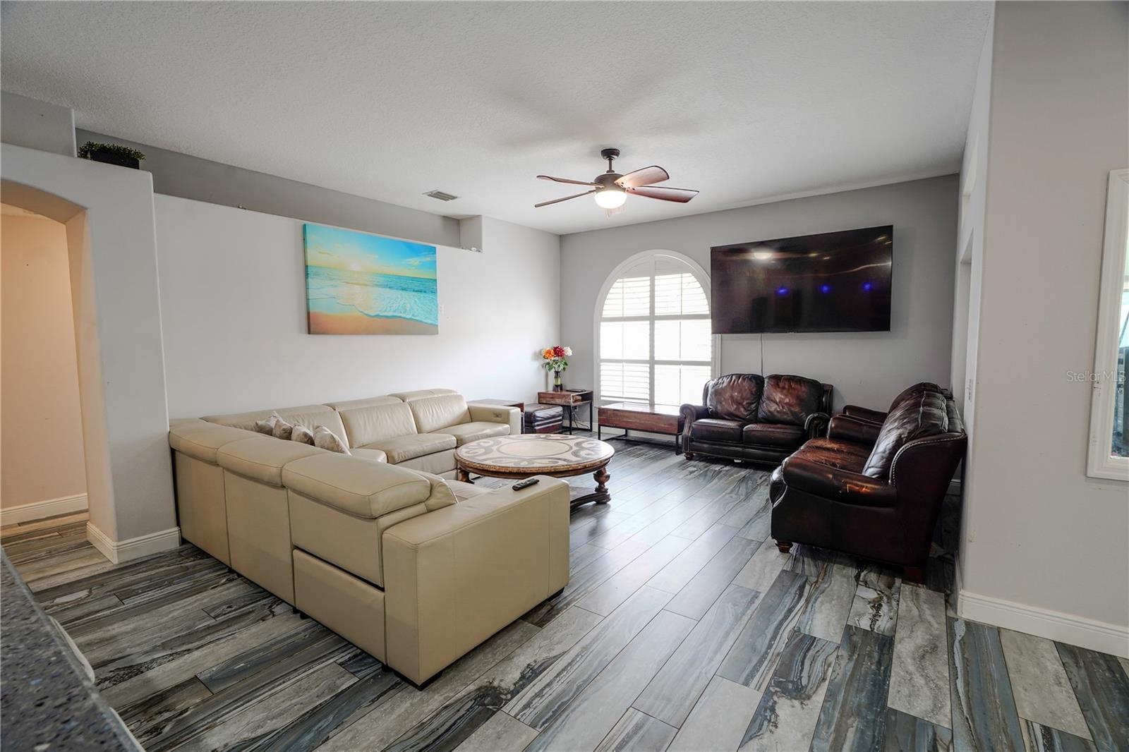 Listing photo id 8 for 2145 Porpoise Street