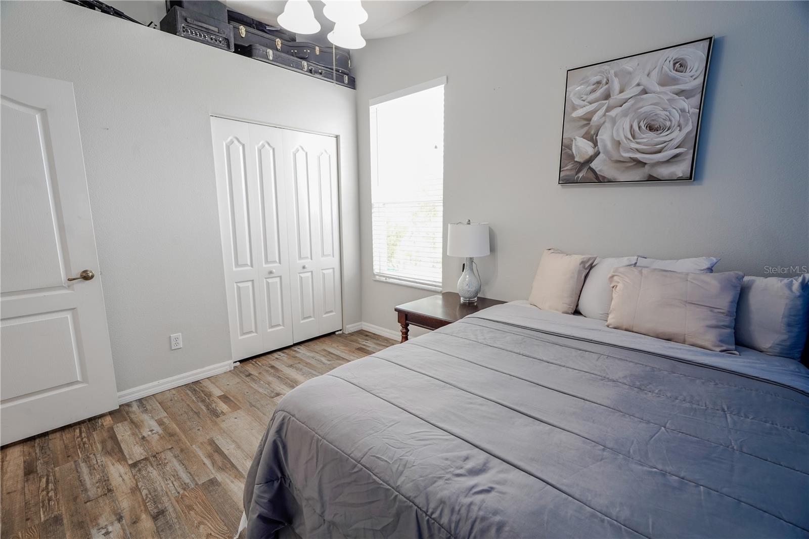 Listing photo id 13 for 2145 Porpoise Street