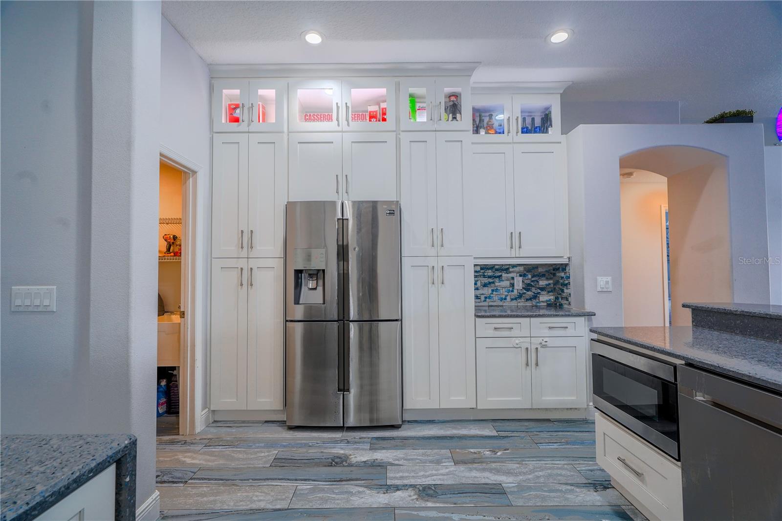 Listing photo id 15 for 2145 Porpoise Street