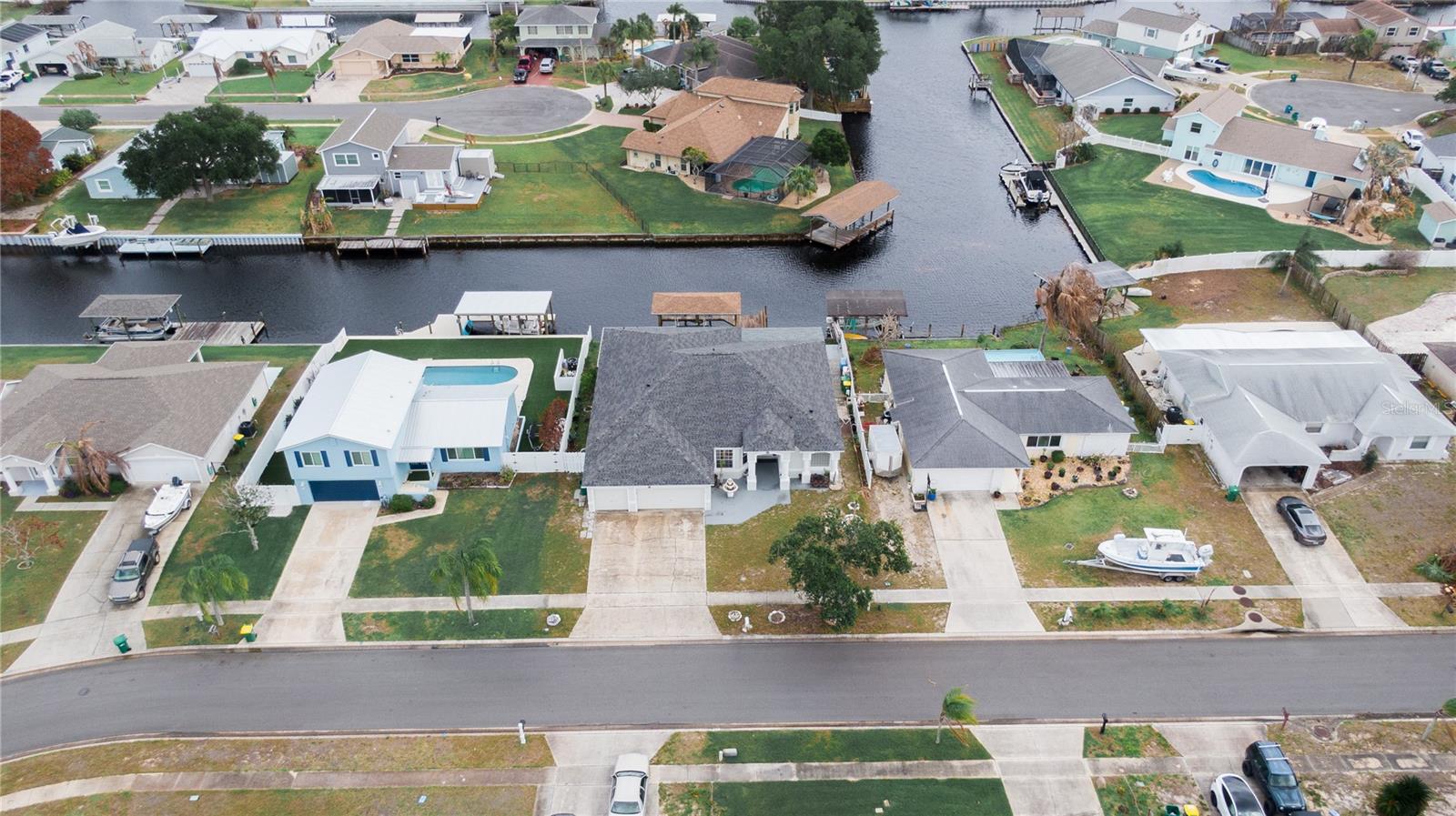 Listing photo id 2 for 2145 Porpoise Street