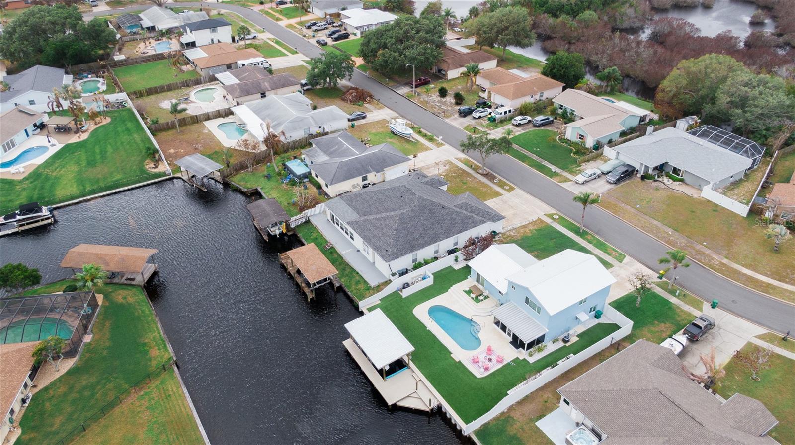 Listing photo id 4 for 2145 Porpoise Street