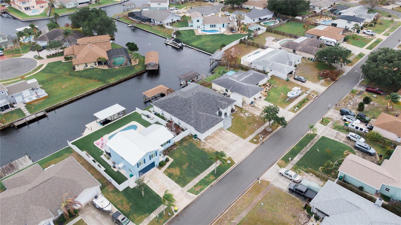 Listing photo id 5 for 2145 Porpoise Street