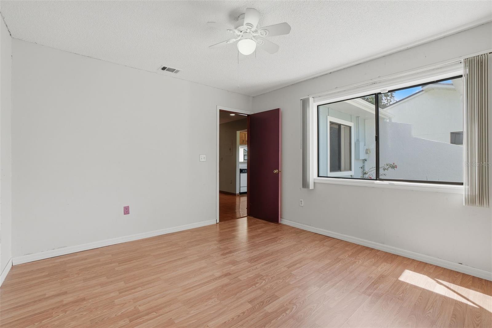 Image 16 of 33 For 498 Prestwick Place