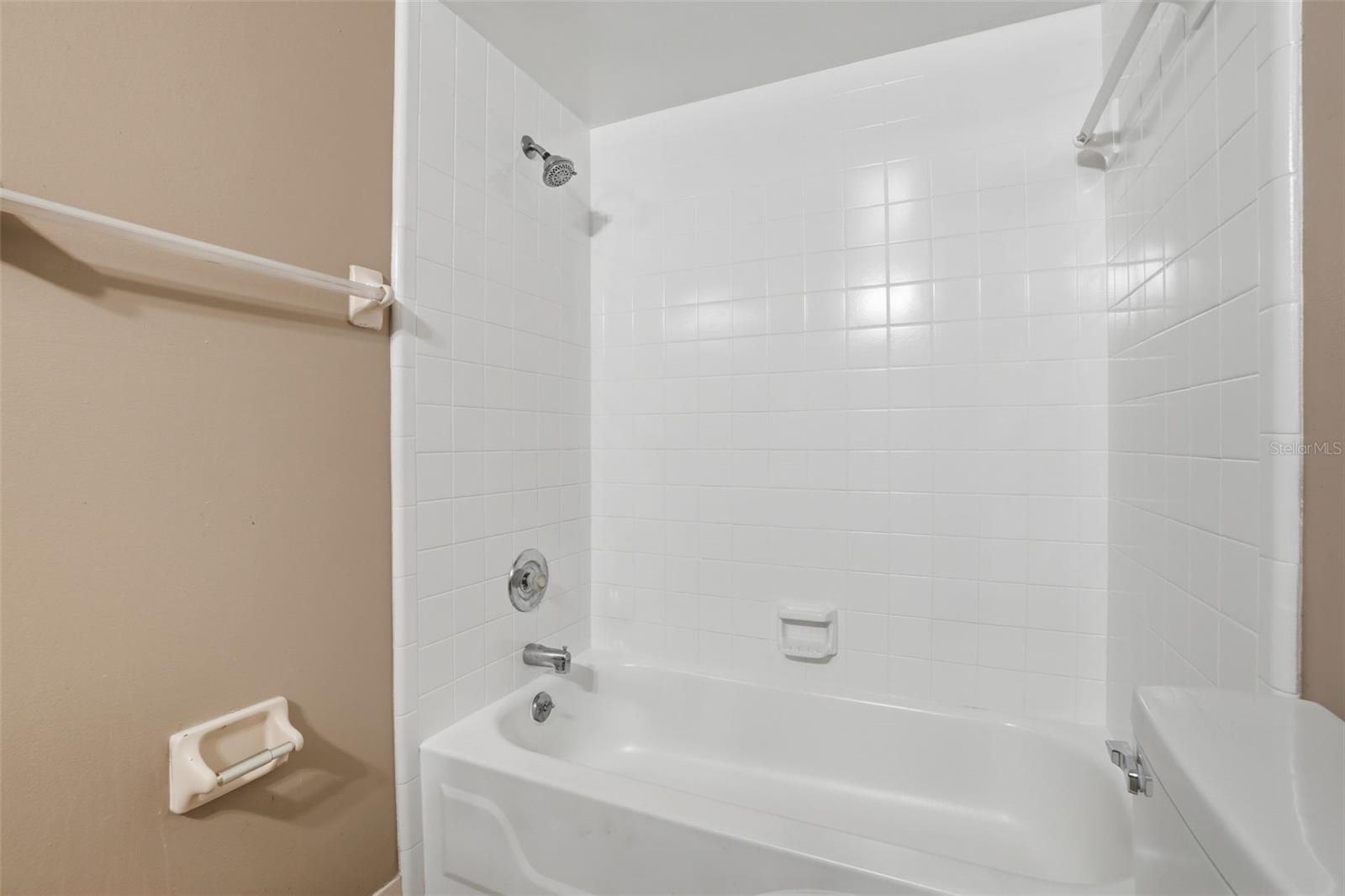 Image 22 of 33 For 498 Prestwick Place