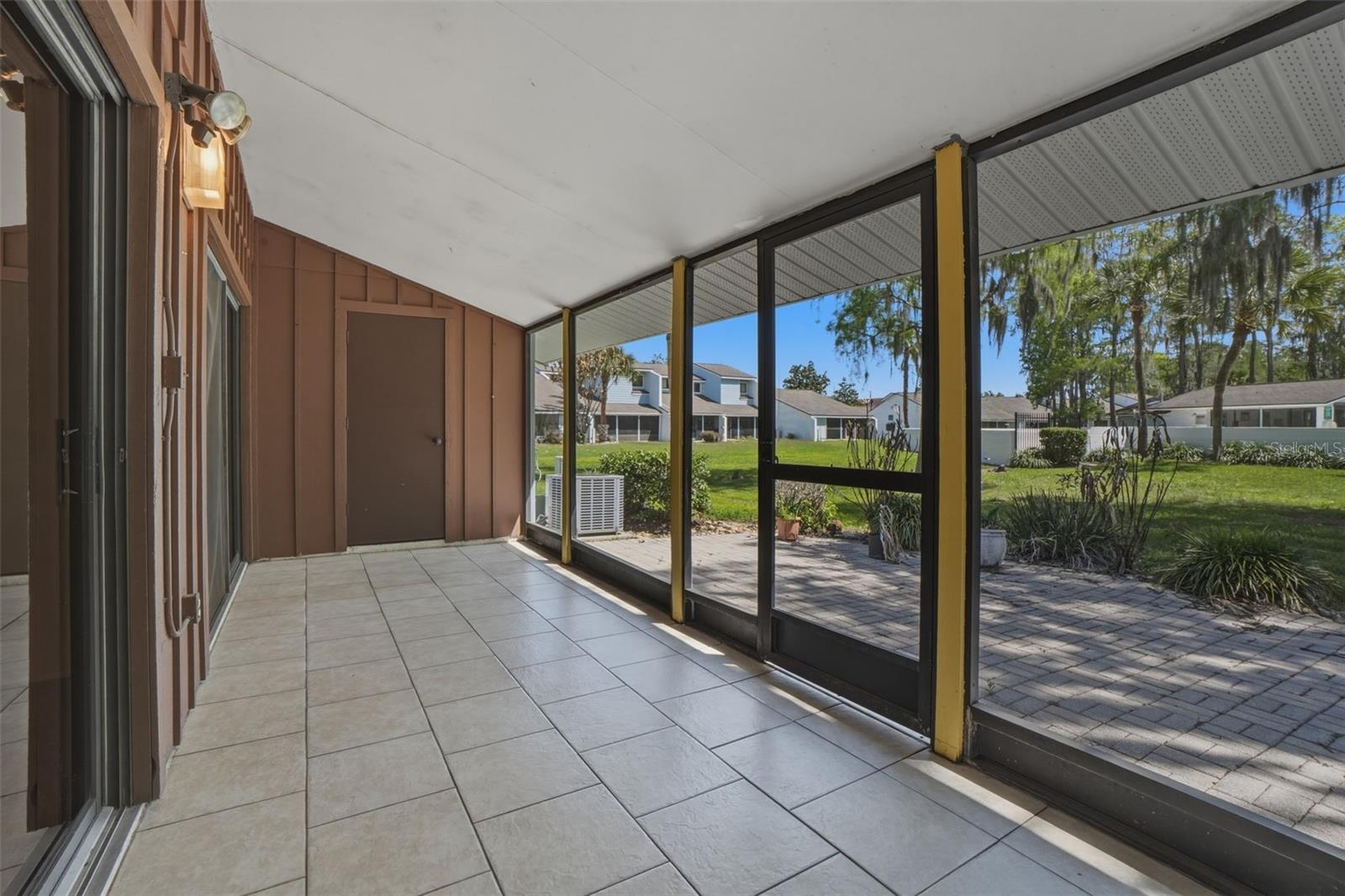 Image 24 of 33 For 498 Prestwick Place