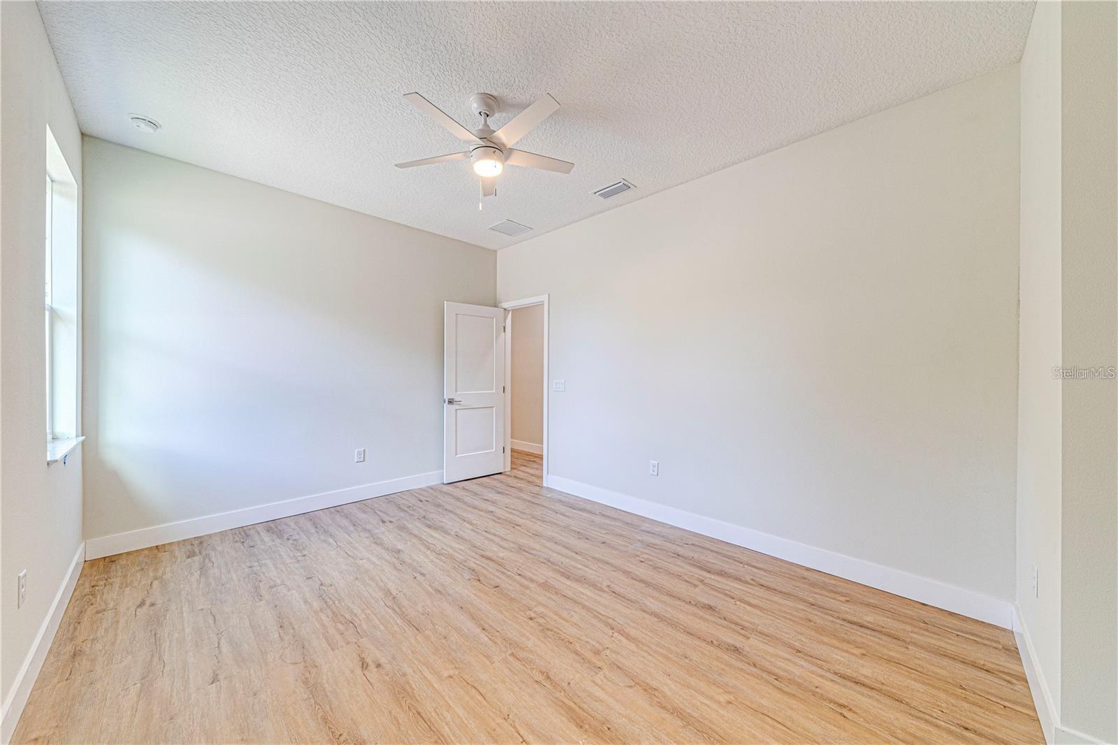 Image 11 of 27 For 257 Pine Avenue