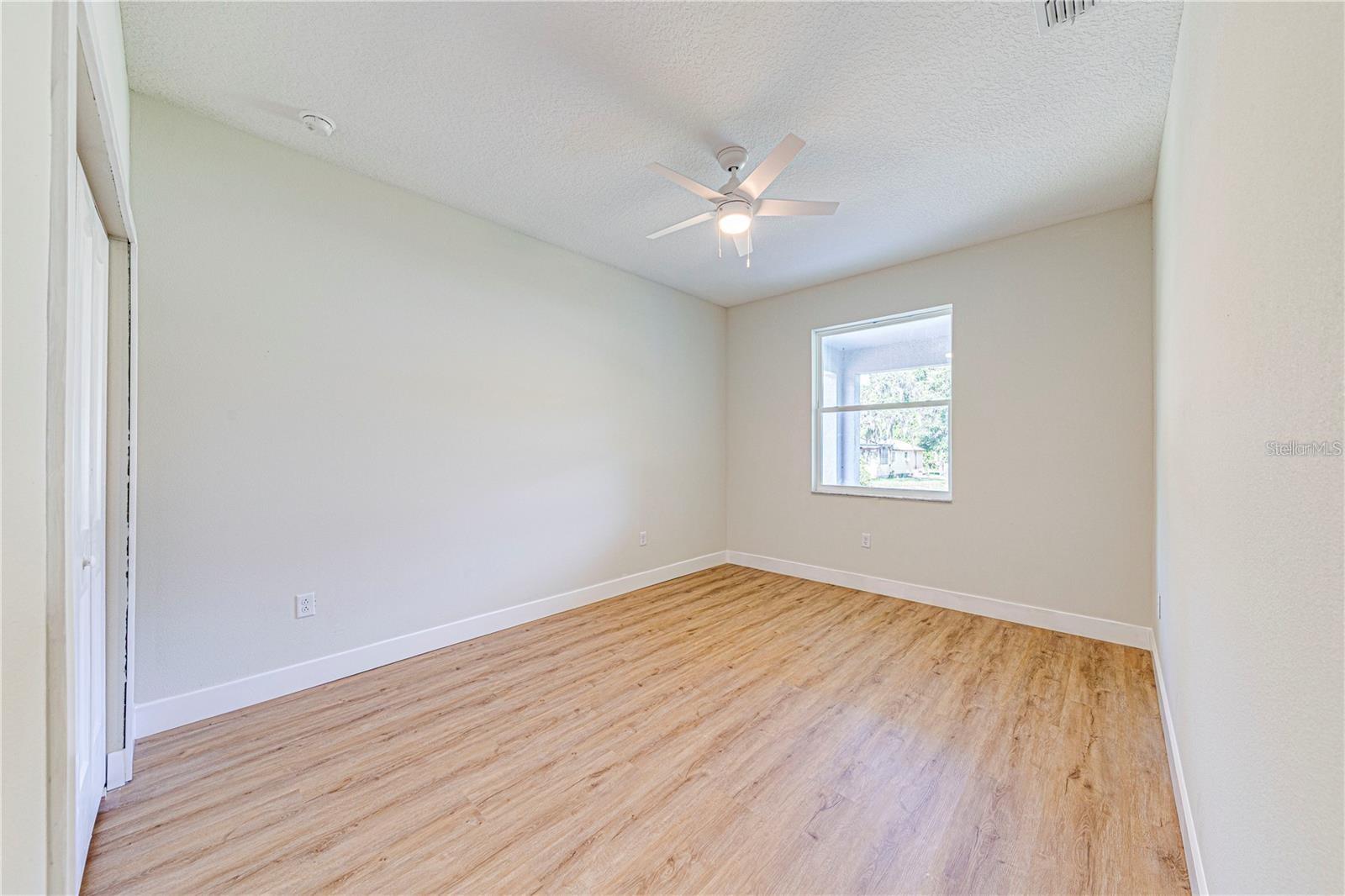 Image 13 of 27 For 257 Pine Avenue