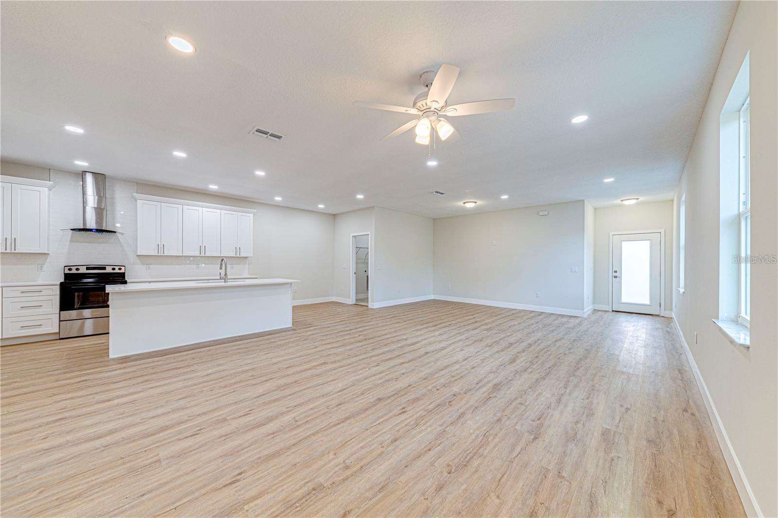 Image 2 of 27 For 257 Pine Avenue