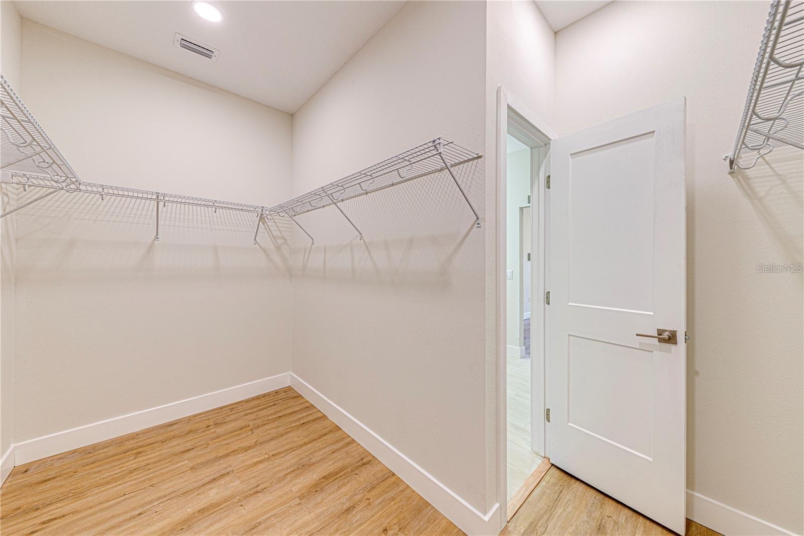 Image 22 of 27 For 257 Pine Avenue