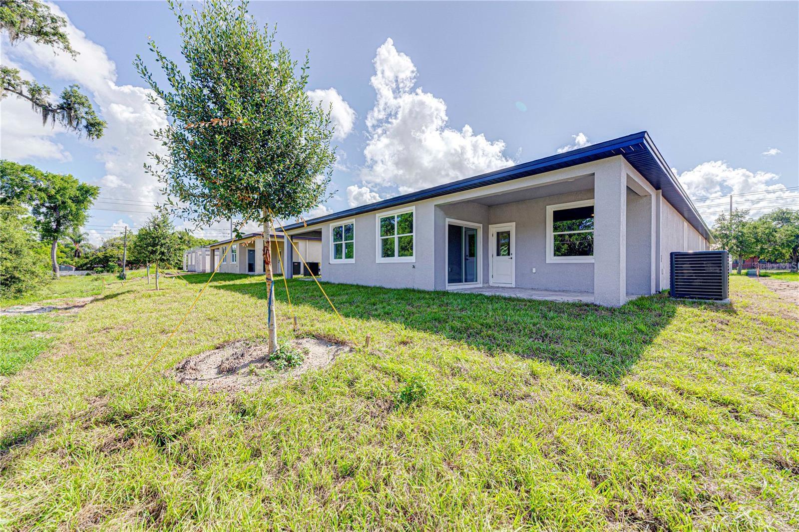 Image 25 of 27 For 257 Pine Avenue