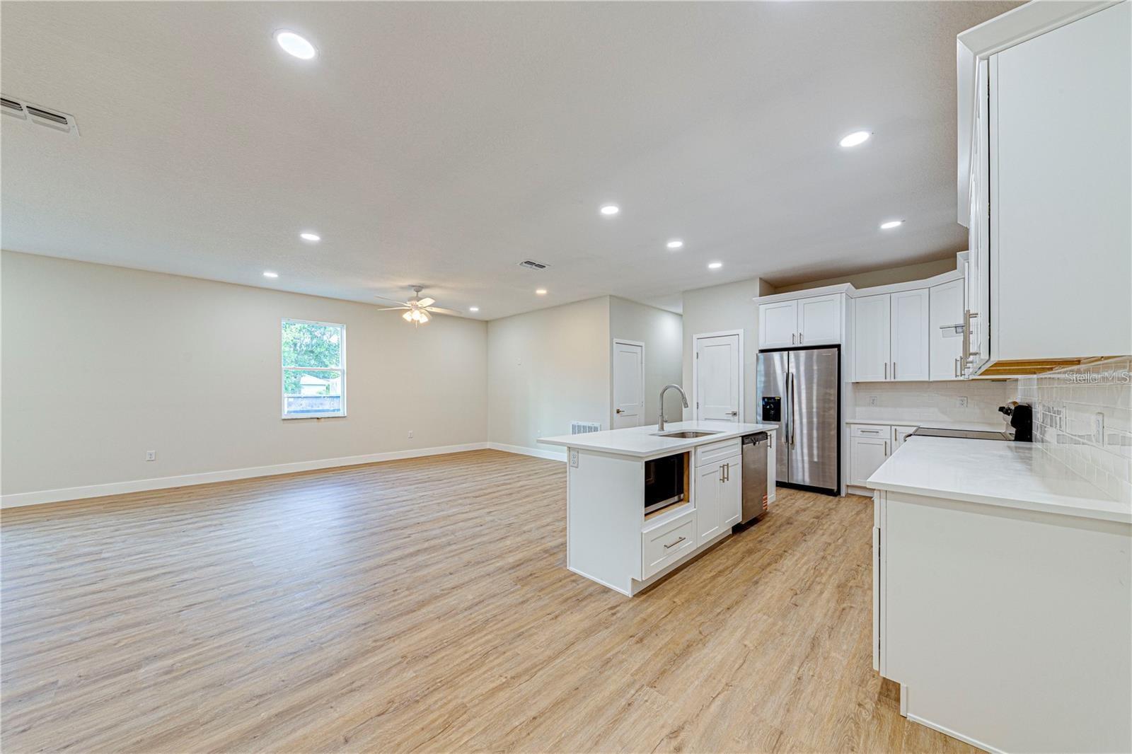 Image 3 of 27 For 257 Pine Avenue