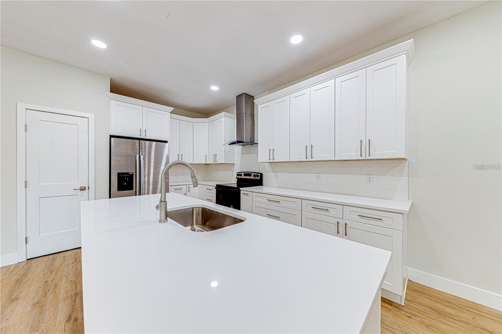 Image 4 of 27 For 257 Pine Avenue