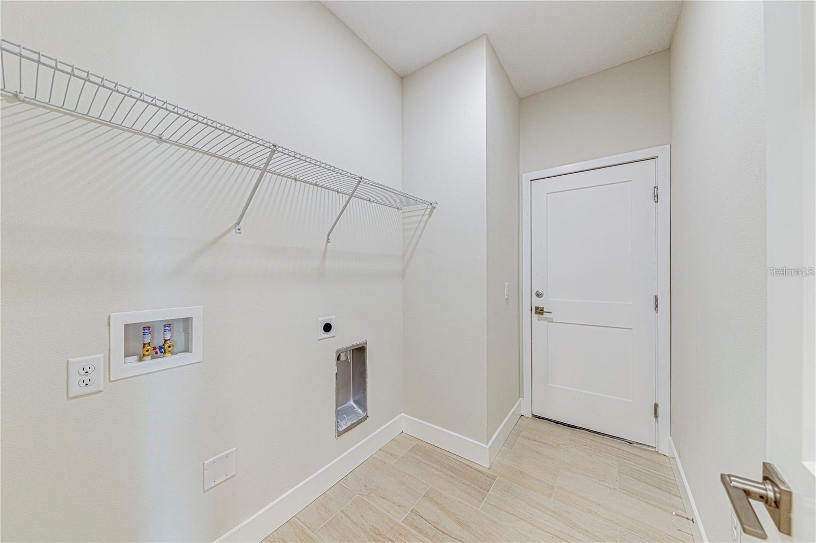 Image 6 of 27 For 257 Pine Avenue