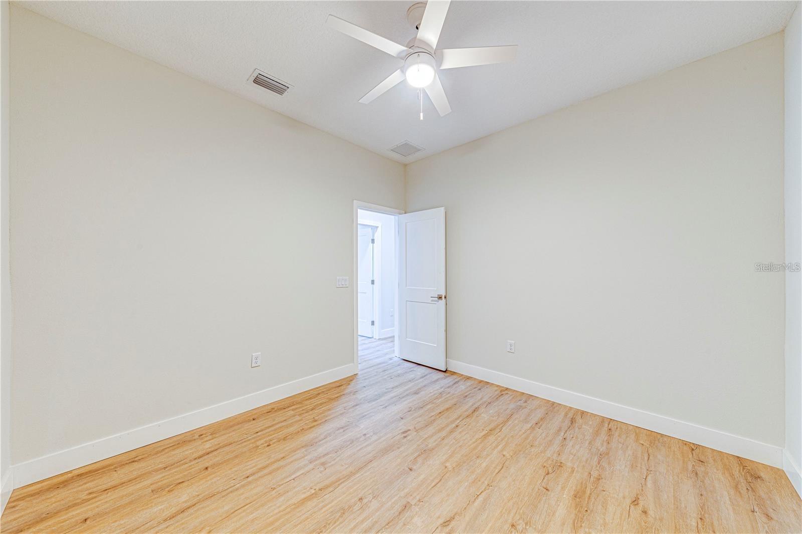 Image 9 of 27 For 257 Pine Avenue