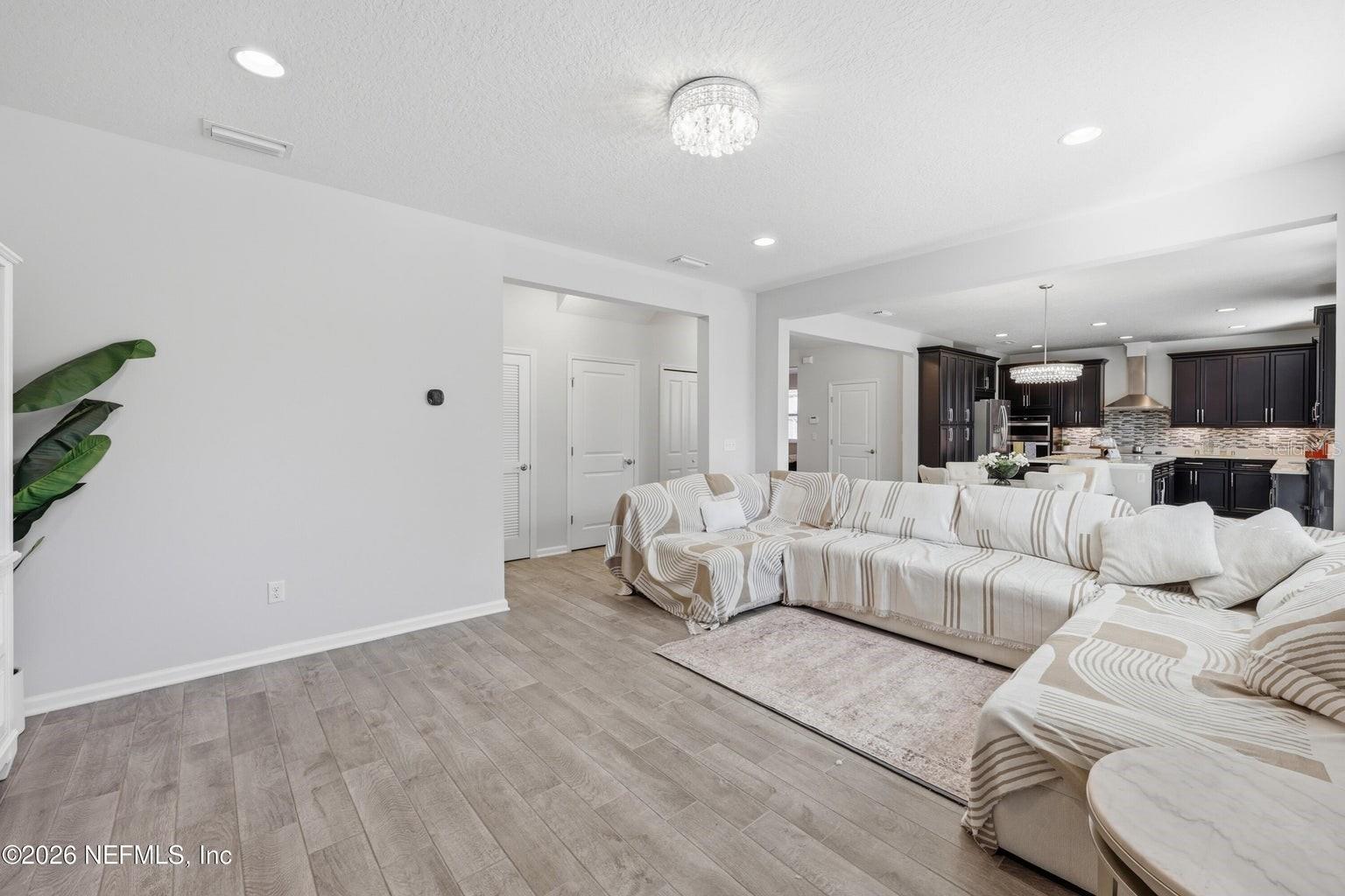 Image 29 of 91 For 6946 Azalea Grove Drive