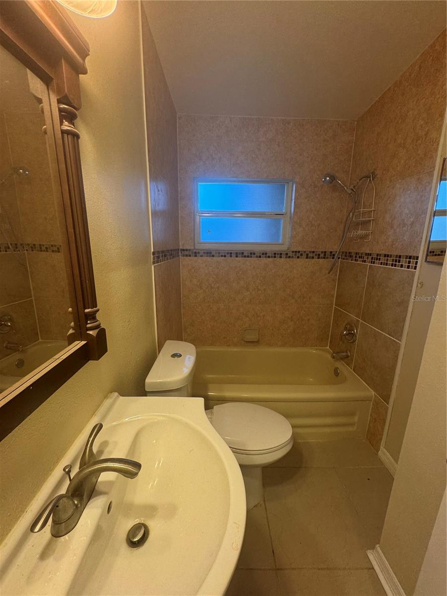 Image 8 of 13 For 1216 Lawne Boulevard