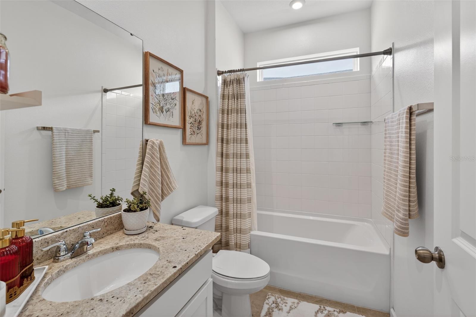 Image 15 of 49 For 1181 Lakeshore Breeze Place