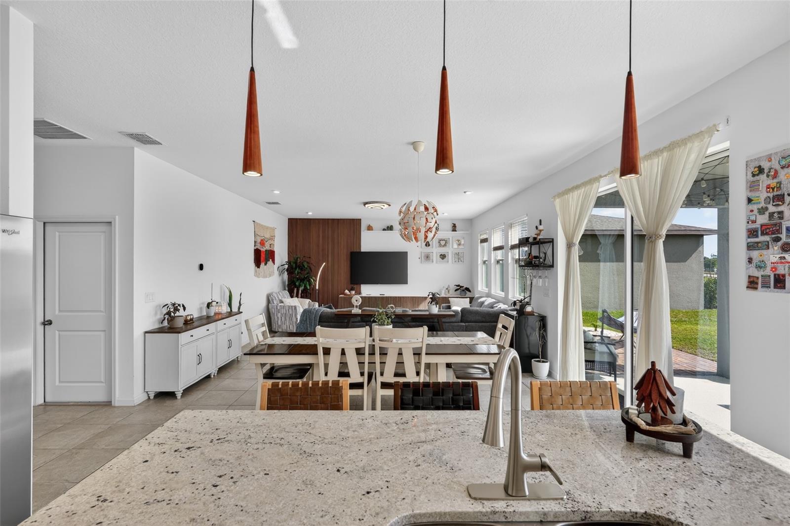 Image 9 of 49 For 1181 Lakeshore Breeze Place