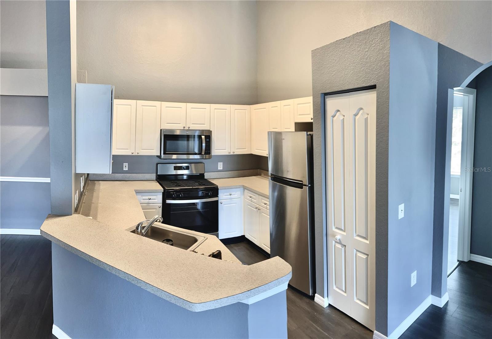 Image 5 of 24 For 3361 Kirkman Road 821