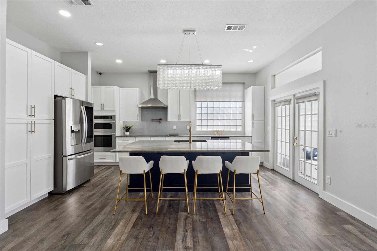 Image 11 of 49 For 160 Wimbledon Circle